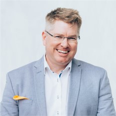Facilitator Shannon Cooper